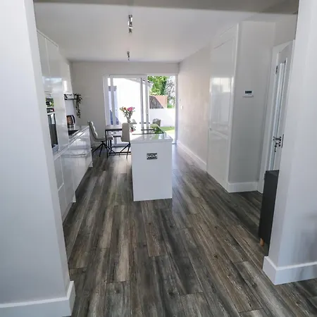 Waterview House Nyaraló Newport