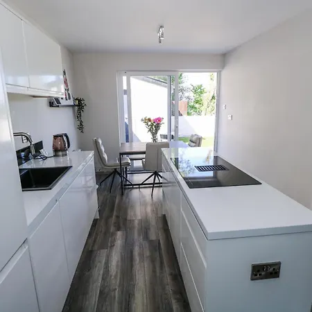 Waterview House Дом отдыха *