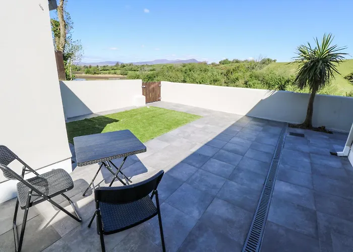 Waterview House ニューポート